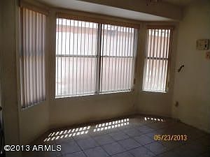 4th image of 8054 W Paradise Dr