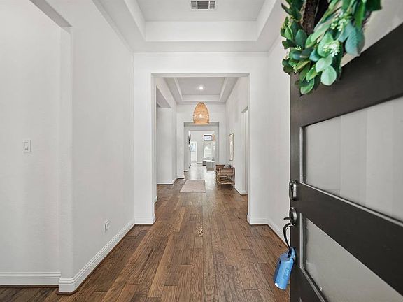 4th image of 10514 Largo Oaks Dr