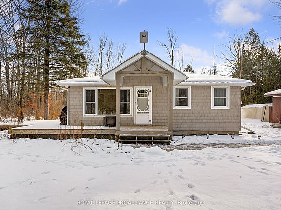 2nd image of 137 Puffball Inn Rd