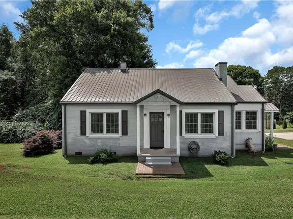 3076 Brookfield Dr, Seneca, SC 29672