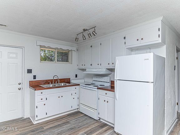 5th image of 309 Mercer St