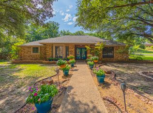 216 Willow Ridge Rd, Fort Worth, TX 76103