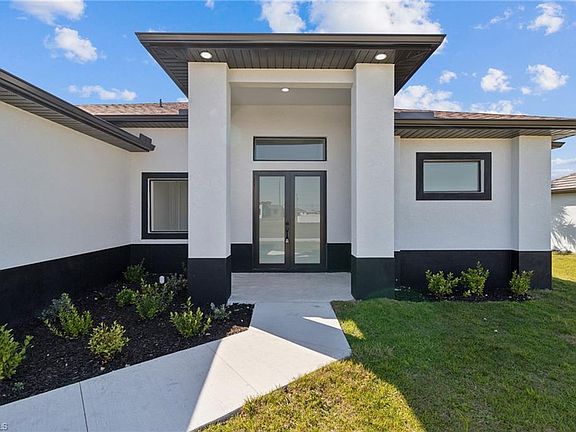 3rd image of 427 NW 7th AVE