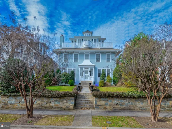 2818 36th Pl NW, Washington, DC 20007