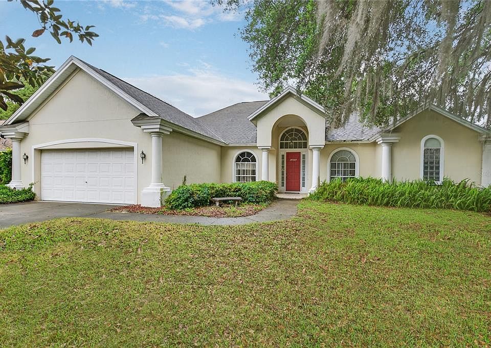1st image of 34239 Woodridge Ln