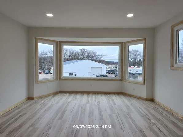 623 Frankfort Ave, Elberta, MI 49628