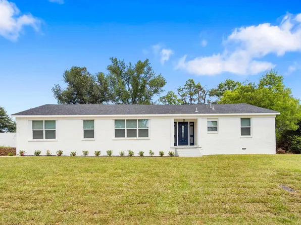 1025 S Azalea Dr, Tyler, TX 75701