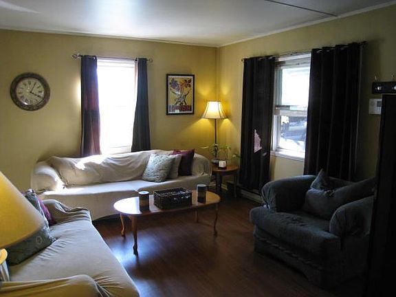 3rd image of 1107 Park Dr