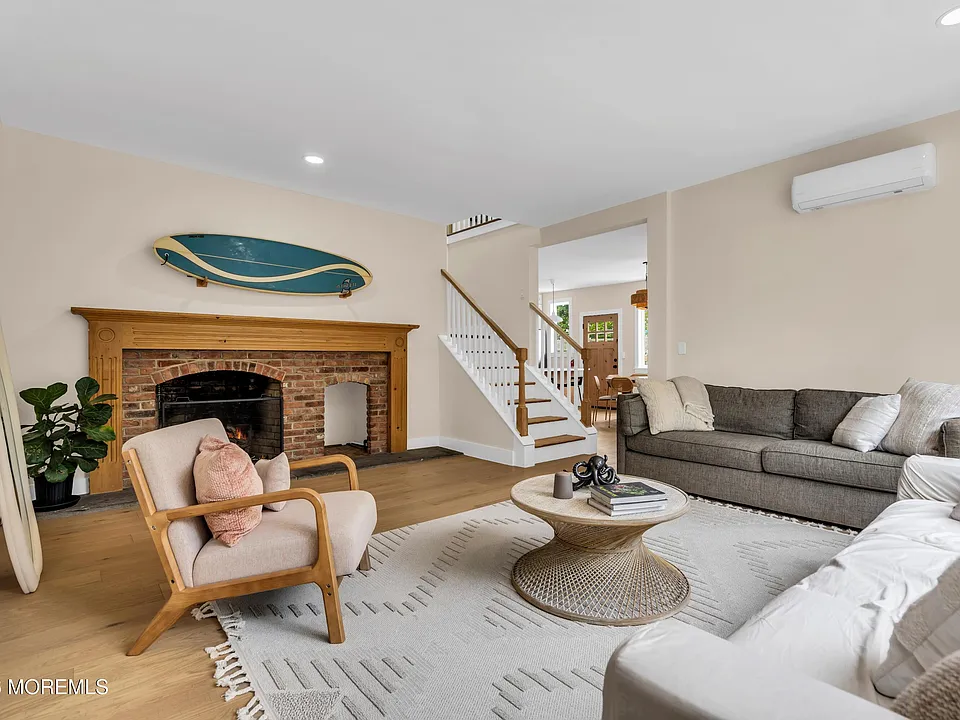 306 E 7th Ave