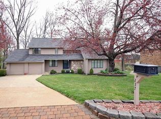 237 Persimmon Dr, Swansea, IL