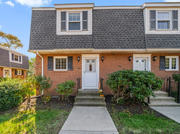 1165 Enfield Street APT 11, Enfield, CT 06082