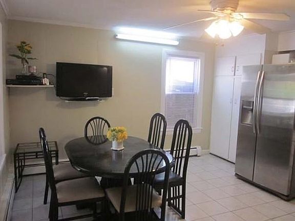 2nd image of 109 Farnham St