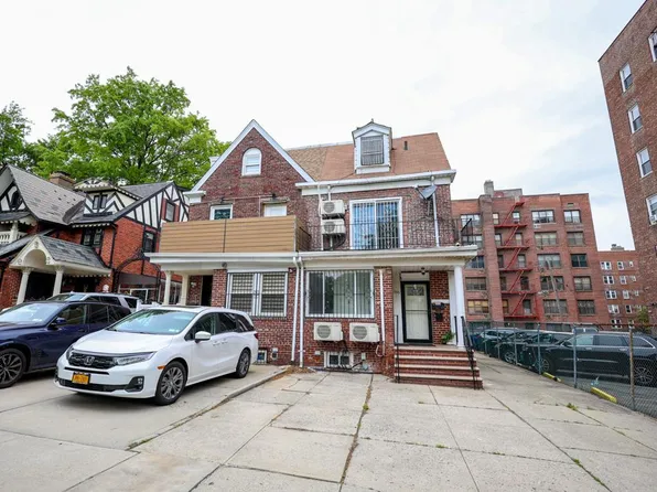 11141 77th Avenue, Forest Hills, NY 11375