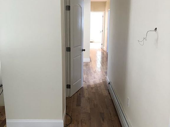 5th image of 810 E 168th St APT 3