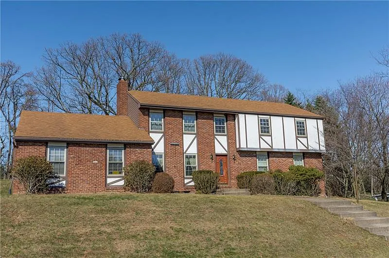 238 Ridgeview Dr photo 1