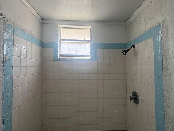 4th image of 1203 Starshine Dr