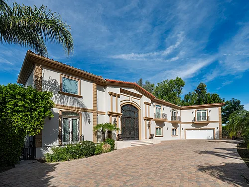 18047 Karen Dr Photo 1