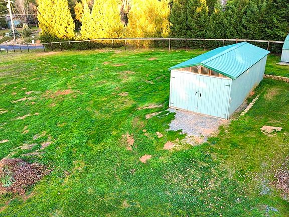 5th image of 13033 Clements Rd