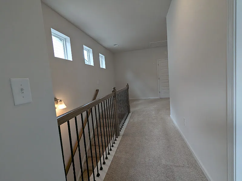4 bed, 2.5 bath, 2298 sqft, $2,299 — Photo 2