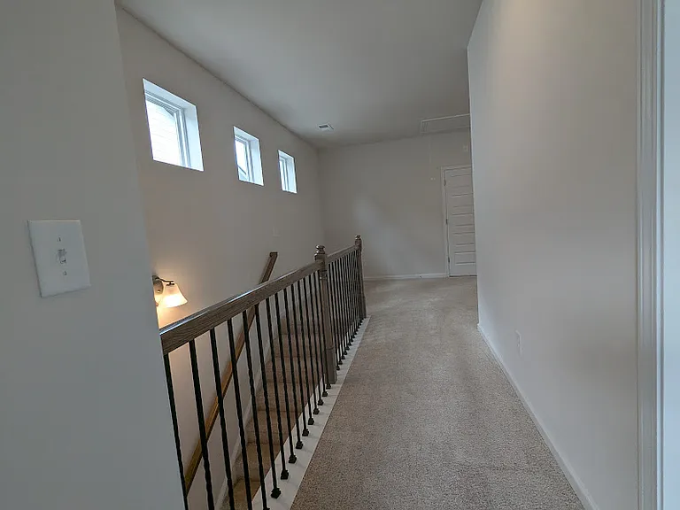 416 Perth Dr SE — Photo 2