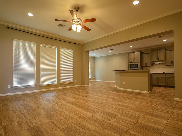 7712 Kendall Hill Dr — Photo 5