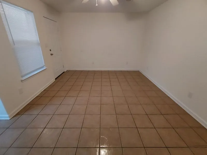 3 bed, 1150 sqft, $1,100 — Photo 2