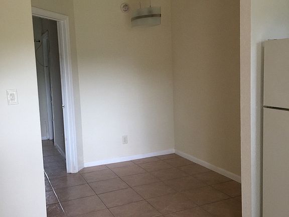 3rd image of 1273 NE 39th St