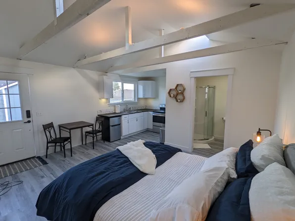 1219 29th St, Anacortes, WA 98221