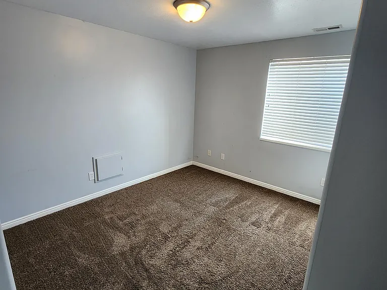 1193 N 1285 W — Photo 21