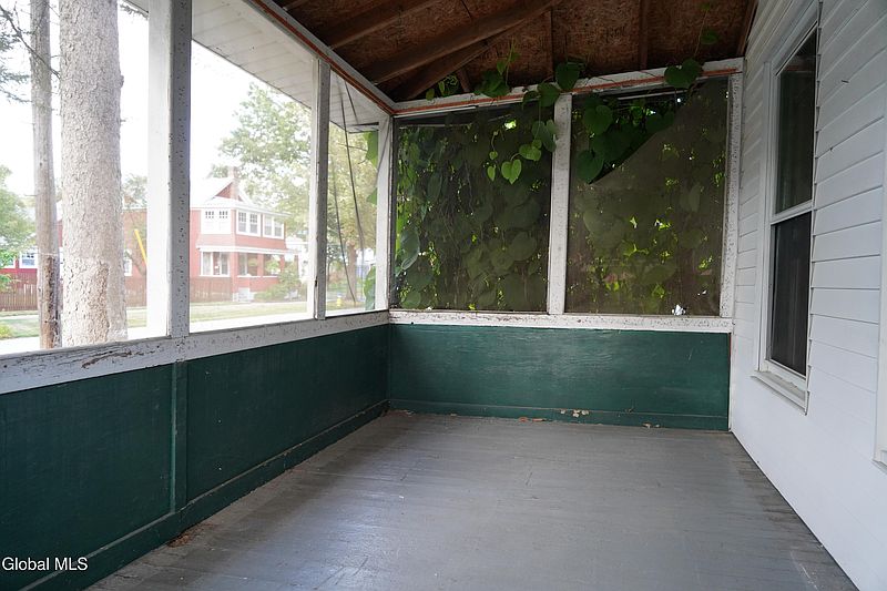2nd image of 130 York Avenue