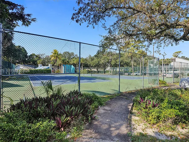 1818 Adventure Pl — Photo 37