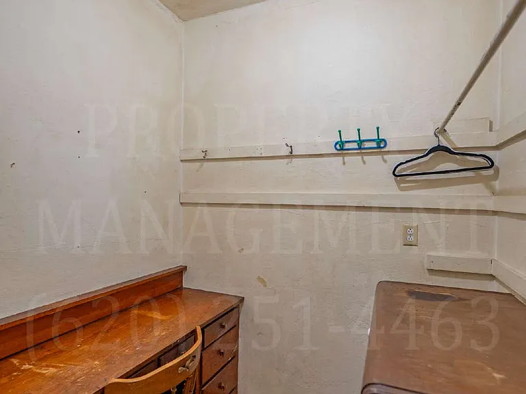 405 W 5th St #9 — Photo 3