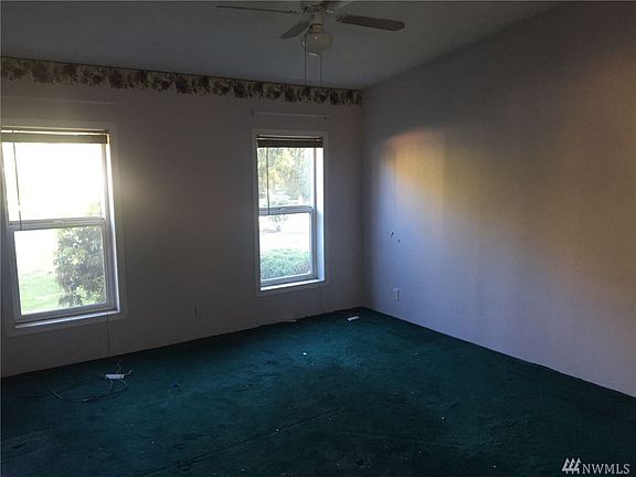 3rd image of 9305 206th Ave E