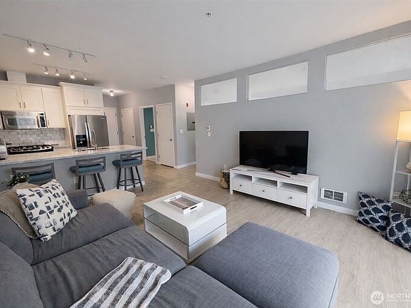 5th image of 1414 12th Avenue #411