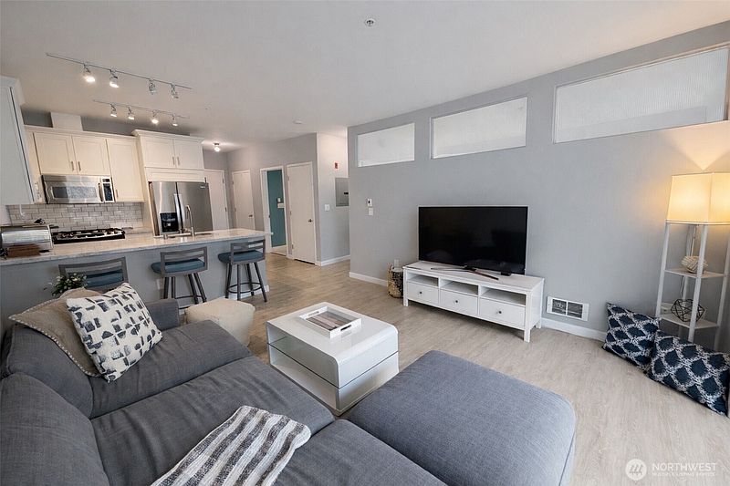 5th image of 1414 12th Avenue #411