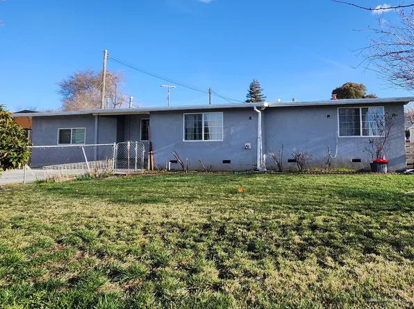 826 Aspen Dr, Tehachapi, CA 93561