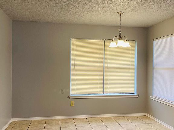 5th image of 512 Tarragon Ln