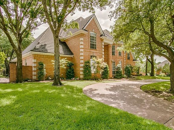2nd image of 2209 Danbury Dr