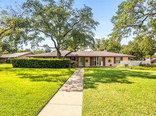 1012 Walnut Dr, Arlington, TX 76012