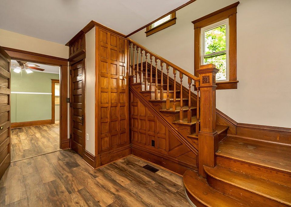 1003 Grand St, Guthrie Center, IA 50115 MLS 674584 Zillow