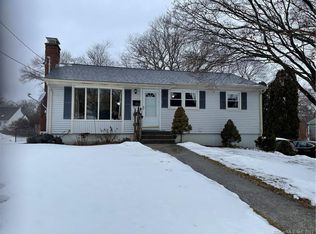 75 Park Avenue Ext, Uncasville, CT 06382