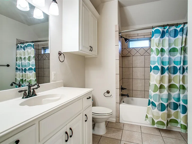 1805 Castle Ct — Photo 25