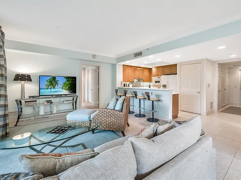 2748 Tiburon Blvd E #C-301 — Photo 5