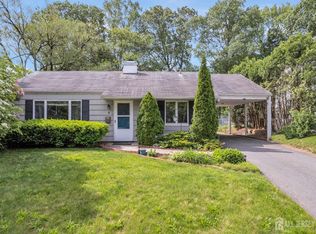 4 Dayton Rd, Edison, NJ 08817