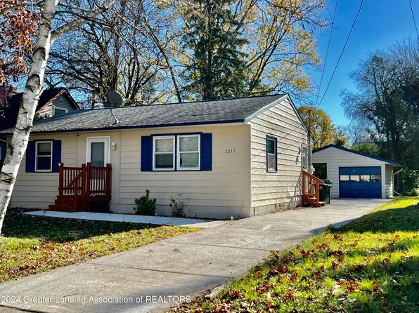 1217 Wolf Ct, East Lansing, MI 48823