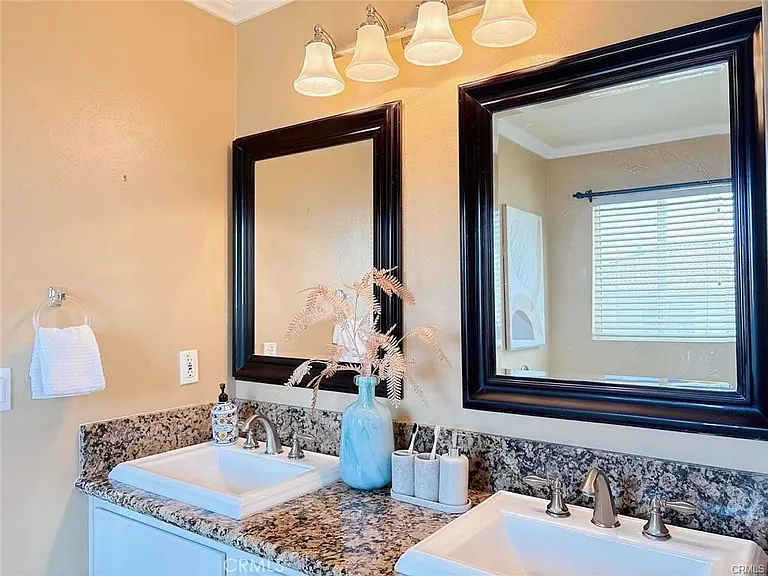11853 Saybrook Dr — Photo 12