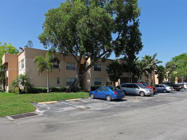 271 Bonnie Blvd APT 205