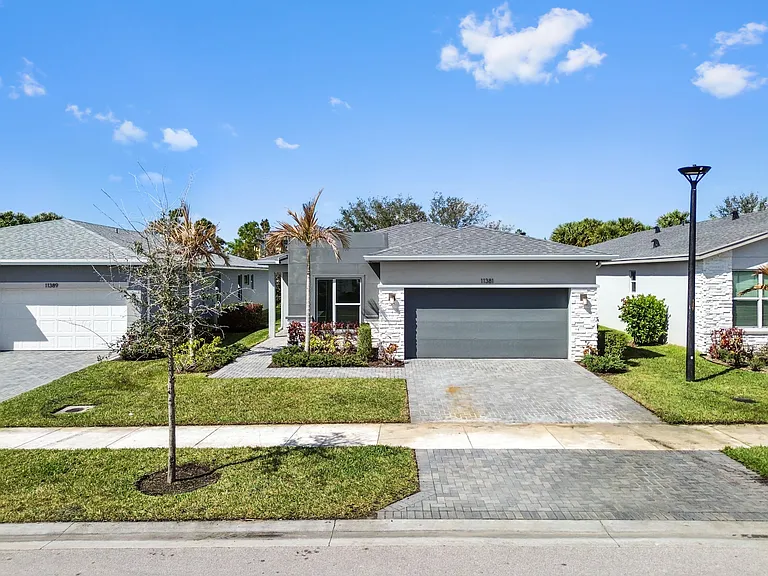 11381 SW Lyra Dr — Photo 23