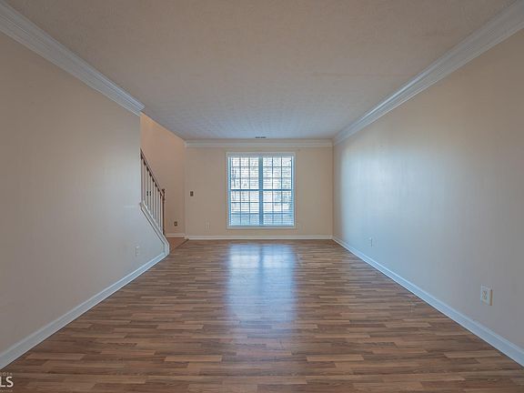 3rd image of 1181 Folkstone Dr