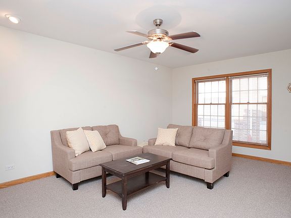 5th image of 1124 Des Plaines Ave #A